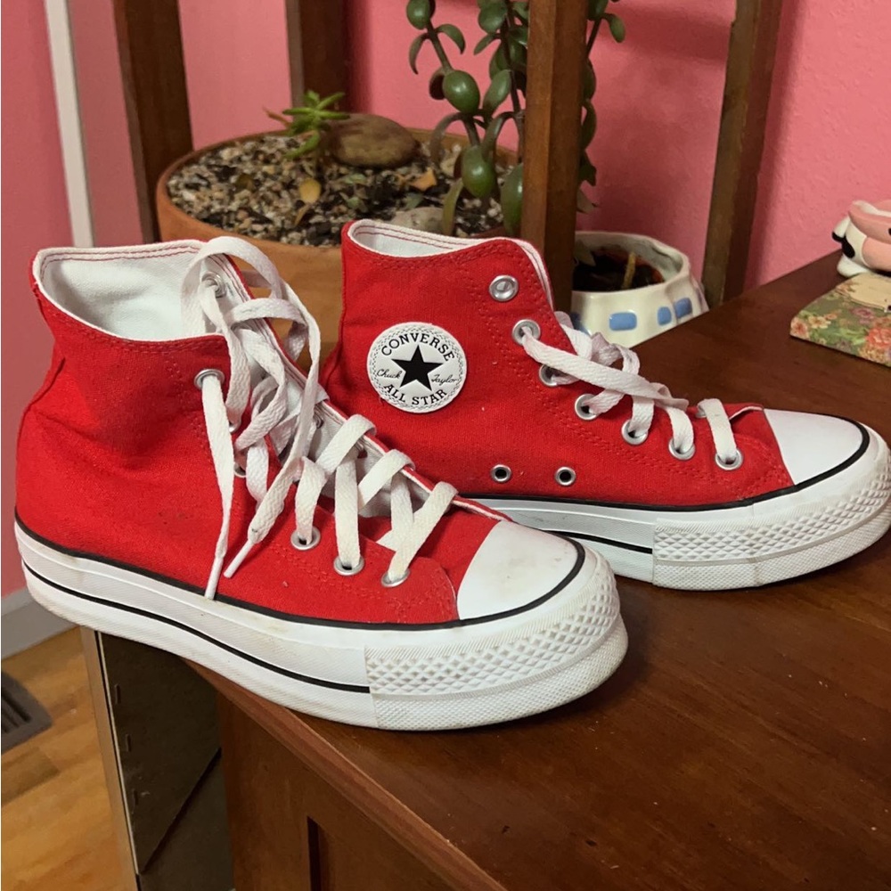 Red high top Platform converse